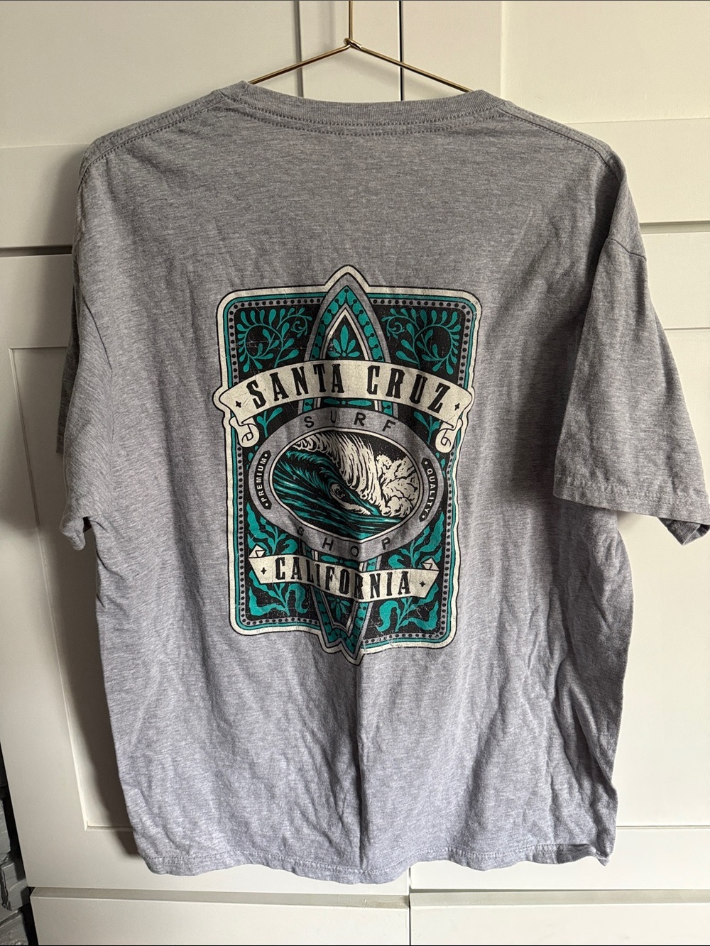 Women’s L Santa Cruz Surf Shop Gray Short Sleeve Graphic Tee - Picture 4 of 4